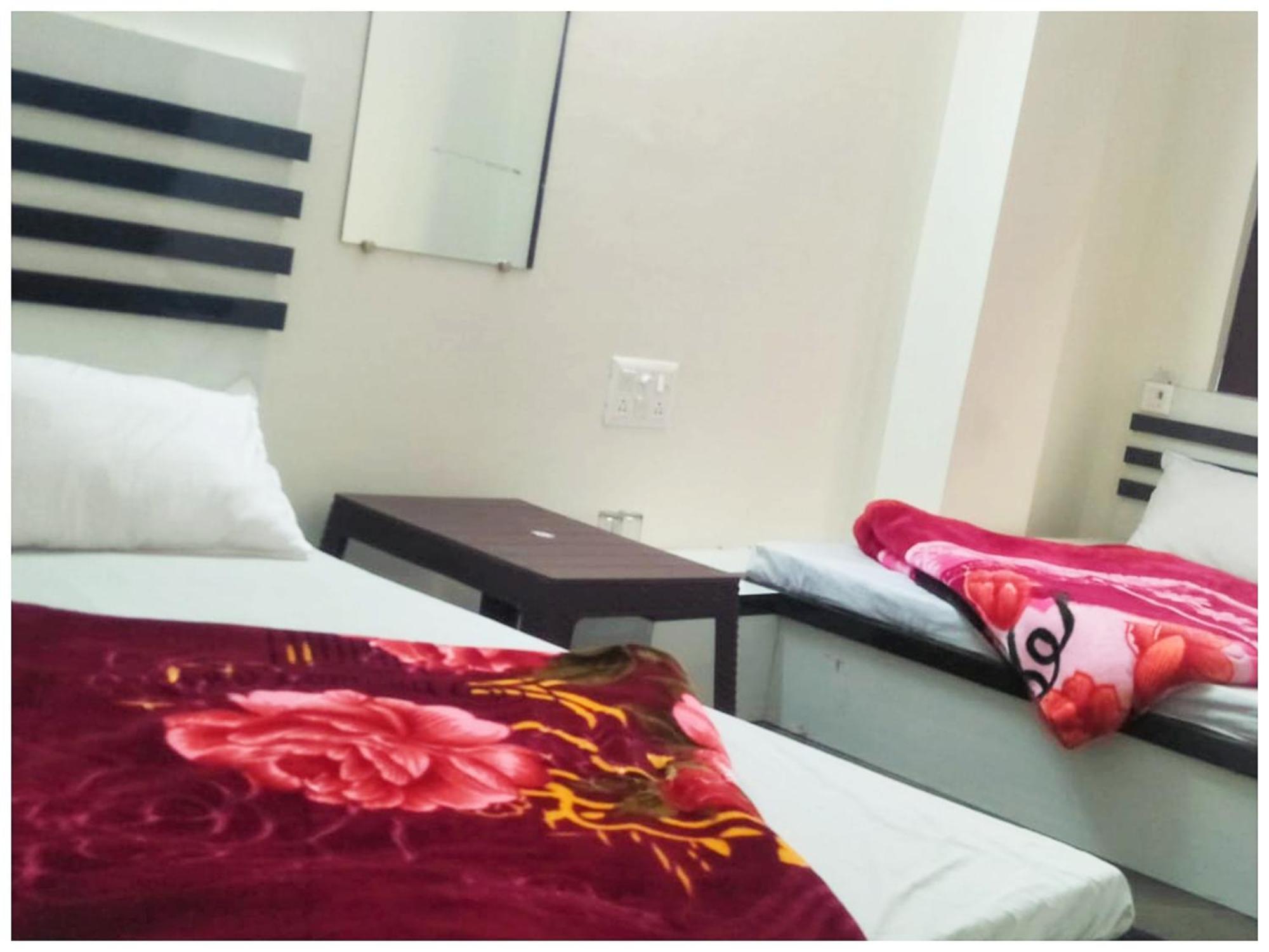 A Premium Hotel Sheeva Inn Near Temple - Fully Air Conditioning - Best Hotel Kankhal Dış mekan fotoğraf